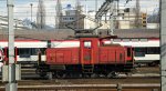 Die Ee 3/3 16442 steht am 29.03.2010 arbeitslos auf einem ...