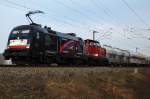 ES 64 U2 - 002 (182 502-5) der EGP mit ...