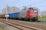 Die 145 - CL 001 der Arcelor mit offenen G�terwagen ...