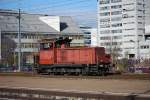 em-3-3 Em 3/3 18827 (Em 830) ist am 18.11.09 im Bahnhof Z�rich-Altstetten unterwegs, um von einem nicht elektrifizierten Anschlussgleis einen G�terwagen abzuholen.