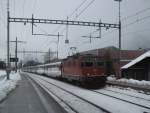 Re 4/4 II 11132 ...  Simon B�tikofer 24.12.2011