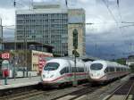 Der Essener Hbf am 19.06.2010 mit zwei ICE 3, die ...