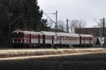 et-65-br-465 Nostalgie pur: ET 65 (465 006-5) der SVG mit Umbau-Vierachser, farblich und werbem��ig angeglichenem D-Zugwagen und Steuerwagen 865 606-8 als Sonderzug auf der KBS 980 bei Mindelaltheim am 26.02.2010 mit gut minus 10 Minuten. 