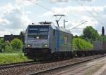 EVB Eisenbahnen und Verkehsbetriebe Elbe Weser GmbH 185 680-6 zieht ihren Containerzug in Richtung Norden. Aufgenommen am 06.07.2010 in Radbruch.
