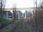 ex-kbs-296-angermunde---bad-freienwalde ex KBS 296 Angerm�nde-Bad Freienwalde, stillgelegt seit 1997, am 21.03.2009 Blickrichtung Angerm�nde zur Br�cke der L28, Gleise sind bereits entfernt worden