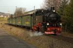 Fichtelbergbahn 99 773 ist am 21.11.09 zwischen Bahnhof Neudorf und dem Haltepunkt Vierenstra�e unterwegs. 
