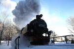 Fichtelbergbahn 99 771 hat am 13.01.2010 den Hp Vierenstra�e verlassen.