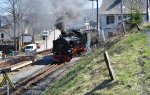 Fichtelbergbahn 99 786 verl��t am 18.04.2010 mit ihrem Personenzug um 11.10 Uhr den Bahnhof Cranzahl bei sch�nstem Wetter.