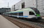 Hier 2081 022-7 und 2081 017-7 als S M von Helsinki nach Vantaankoski, dieser Triebzugverband stand am 19.6.2013 in Helsinki.