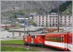 R866 verl�sst Andermatt Richtung Oberalppass und links der Kaserne erkennt ...