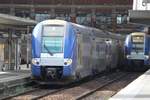 Ausfahrt von TER43912 nach Amiens am 29.08.2016 in Lille Flandres. 