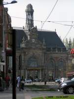 Auenansicht des Bahnhofes der SNCF von Valenciennes. Im Vordergrund sieht man die Gleise der Straenbahn. 13.04.07 