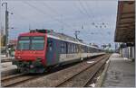 Ein NPZ RBDe 562 Pendelzug wartet in Frasne als  TGV-Anschlusszug nach Neuchâtel auf den TGV von Paris Gare de Lyon nach Lausanne.