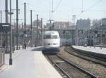 Hier TGV 5103 von Lille Europe nach Nice Ville, bei der Einfahrt am 28.7.2010 in Marseille St.Charles.