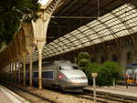 15. September 2009, Im Bahnhof von Nizza steht ein TGV. 