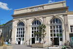 Das älteste Pariser Bahnhofsgebäude (1846) am Platz Denfert-Rochereau (31. Juli 2022)