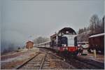 Nachdem die beiden SNCF Dieseloks 66 467 und 594 in Andelot den Schnellzug von Paris übernommen haben, haben sie ihr Ziel Morez erreicht.
Das Bild, bzw. das Wetter zeigt sehr deutlich, weshalb dem Saison-Zug-Paar in der Folge eingestellt wurde: Wer will in dieser Schnee unsicheren Gegend seinen Winterurlaub verbringen? 
6. Jan. 2001