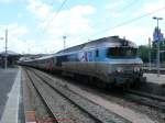 Die Grodiesellok CC72137 fhrt den Corail-Schnellzug 1042 von Mulhouse (ab 12:46) ber die nicht elektrifizierte franzsische Ostbahn nach Paris.