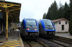 Im 1.024 m hoch gelegenen Bahnhof La Bastide St-Laurent-les-Bains, dem Scheitelpunkt der Cevennenbahn, kreuzen sich am 01.04.2017 die Intercite aus Clermont-Ferrant (X 73677) und Nimes (X 73701). X 73677 hatte bis hier einen Höhenunterschied von 666 m zu überwinden, bei X 73701 waren es 997 Höhenmeter.