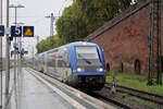 SNCF X73917 erreicht mit einem weiteren  Walfisch  den Hbf von Neustadt an der Weinstraße. Die beiden französischen Dieseltriebwagen erreichen hier gerade von Wissembourg kommend ihr Fahrziel. (01.10.2022)