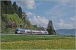 Der SNCF Dieseltriebwagen X 76713/714 ist als TER 18109 auf der Fahrt von Besançon Viotte nach La Chaux-de-Fonds und strebt kurz nach dem kleinen Weiler Pont de la Roche Morteau entgegen.

10. Mai 2022