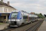 76622 mit TER 830594 Strasbourg-Wissembourg auf Bahnhof Haguenau am 6-7-2014.
