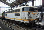 SNCF BB 88511, Paris Gare d'Austerlitz, 5.10.2012. Eine Haarspange wäre vielleicht eine Lösung.