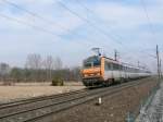 Auf der elsssischen Rheintalstrecke bei Lipsheim fhrt SNCF BB26073 mit Zug Corail4215 von Strasbourg (ab 11:49) nach Lyon-PartDieu (an 16:39).