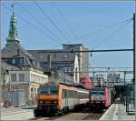 Whrend die 4005 mit ihrem Wendezug am 27.06.10 noch auf die Abfahrt wartet, verlsst die Sybic BB 26247 mit dem IC 91  Vauban  am Haken den Bahnhof von Luxemburg in Richtung Basel.