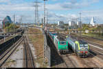 Basel Rangierbahnhof am 6. Oktober 2017. SNCF BB 37040 erreicht mit einem UKV-Zug aus Frankreich Basel Rangierbahnhof. Auf dem Abstellgleis A33 wartet derweil die BLS Re 475 401 auf weitere Einsätze.