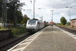 Akiem 37031 kommt mit einem Schwarzstahlzug am Haken am heutigen Tag durch Roisdorf gen Bonn gefahren.