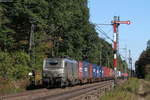 37022 mit dem DGS 42226 (Ludwigshafen(Rhein) BASF Ubf-Lyon Guillotiere) bei Forchheim 25.9.18