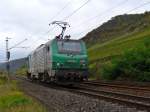 E 37 008 kommt als Lz am 11.10.2011 durch Pommern (Mosel)  