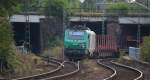 Ein Gast aus Frankreich - 

SNCF FRET 4 37017 kommt gerade aus den Katakomben unter dem Gleisfeld des Saarbrcker Hauptbahnhofes aus Forbach angefahren und befhrt die Umfahrung des Hbf. in Richtung Rangierbahnhof.

Der Verkehr luft hier auf drei Ebenen. Ganz unten verluft der Straenverkehr, in der Mitte befindet sich die Gterzugumfahrung und oben darber das Gleisvorfeld des Saarbrcker Hauptbahnhofes.

26.09.2011