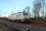 Die 37 527 fährt am 16.01.2015 solo durch Nassenheide.