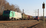 Grenzüberschreitend: SNCF 4 37014 kommt aus Dünkirchen und bringt leere offene Güterwagen und Rungenwagen zurück zu Dillinger Hütte.