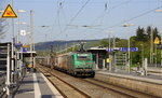 Eine 437008 von SNCF kommt aus Richtung Koblenz mit einem Papierzug aus Köln-Gremberg nach Frankreich und fuhr durch den Wittlicher-Hbf in Richtung Trier-Ehrang.
Aufgenommen vom Bahnsteig 1 in Wittlich-Hbf. 
Bei Sommerwetter am Abend vom 6.5.2016. 
