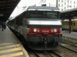 BB 15049 vor Toz-Schnellzug  Strasbourg-Paris bei der Abfahrt in Nancy-Ville.