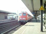 16 103 mit Doppelstockzug angekommen von Paris-St-Lazare am 11.05.2003 im Bahnhof Rouen.