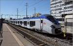 Der nigelnagelneue Regiolis tricourant Z 31501 M der SNCF scheint auf dem Weg zu Tests in der Schweiz zu sein. Pratteln, April 2017.