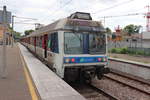 EIN z 6400 steht circa 1 Monat vor Ende der Kurzen Verbindungsbahn am Bahnhof von Sait-Germain-en-Laye Grande Ceinture.