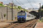 7305 und 17343 mit TER 871624 Toulouse Matabiau-Brive la Gaillarde auf Bahnhof Gourdon am 4-7-2014.