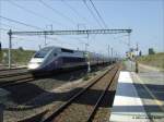 Ein TGV Duplex durchfhrt den Flughafenbahnof von Lyon mit 
Tempo 300!!! 18.7.2007