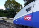 Der elegante Triebkopf eines TGV Duplex in Hyeres/ Cote d´Azur.