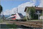 Der TGV Lyria 4717, von Paris nach Genève unterwegs, bei der Durchfahrt in Pougny-Chancy. 

16. August 2021