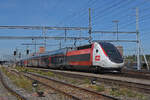 TGV Lyria 4719 durchfährt am 04.09.2023 den Bahnhof Muttenz.