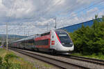 TGV Lyria 4724 fährt am 28.07.2023 Richtung Bahnhof Itingen.