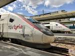 2 TGV Lyria am 4.6.17 im Gare de Lyon