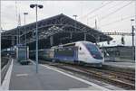 Der Lyria TGV 4405 mit den Triebköpfen 93 87 0384 00-1 F-SNCF und 9387 0384 101-9 SNCF (Alstom 2006), welche mit Disney Werbung versehen sind, wird in Lausanne bereit gestellt. 22. Juli 2018