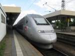 Ein TGV2872 als Ersatzzug von ICE9552 von Frankfurt(Main)Hbf nach Paris Est.Am 25.07.08 beim Halt in Mannheim Hbf.